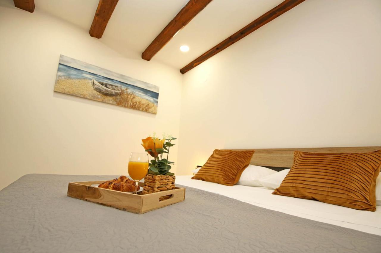 Apartment Tonka Šibenik Екстериор снимка