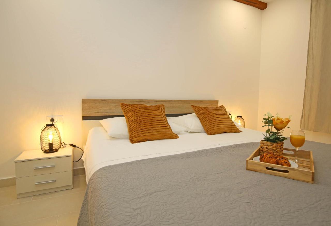 Apartment Tonka Šibenik Екстериор снимка